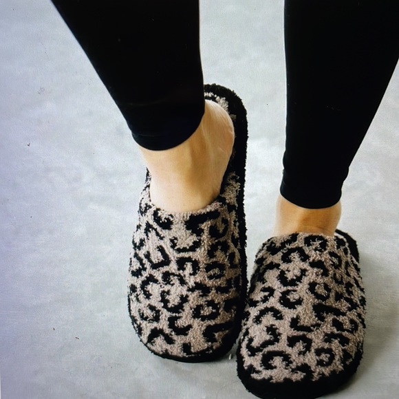 ValMarie Shoes - Last pair 🎈🎈🎈Coffee Black leopard print slippers